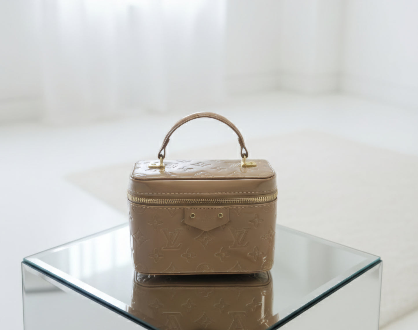 Mini Lv vanity side bag