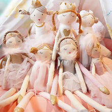 Charger l&#39;image dans la galerie, Izabela Doll

