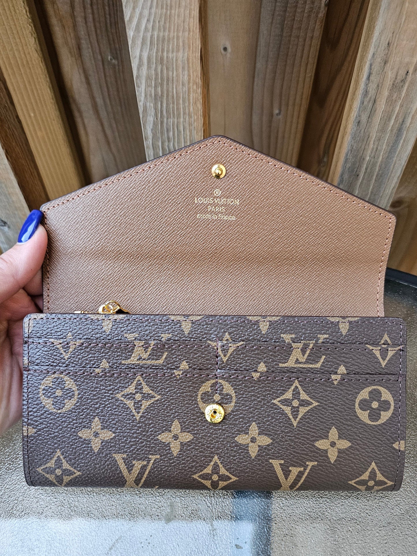 Mama Lv Wallet